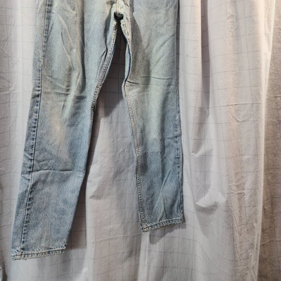 Ladies Levis 550 Stonewashed Blue Jeans size 31x32 ,acid washed, tapered legs - Picture 2 of 7